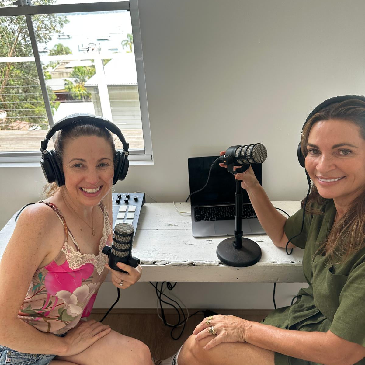 Wellness Unfiltered Ep 6: Healthy, Wealthy & Wise in the Cost of Living Crisis. Freezer Hacks, Gut Basics, Kitchen Beauty, Free Recipe e-book by Lee🎙️
