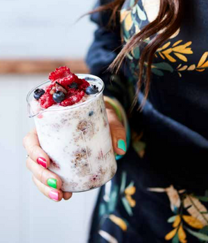 WHAT’S THE STORY? MORNING GUT GLORY! PLUS RASPBERRY & CHIA OVERNIGHT BREKKIE JAR